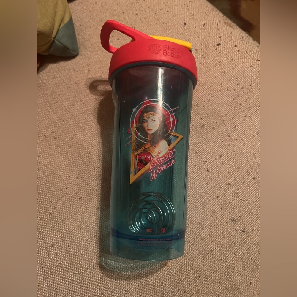 Wonder woman Blender bottle